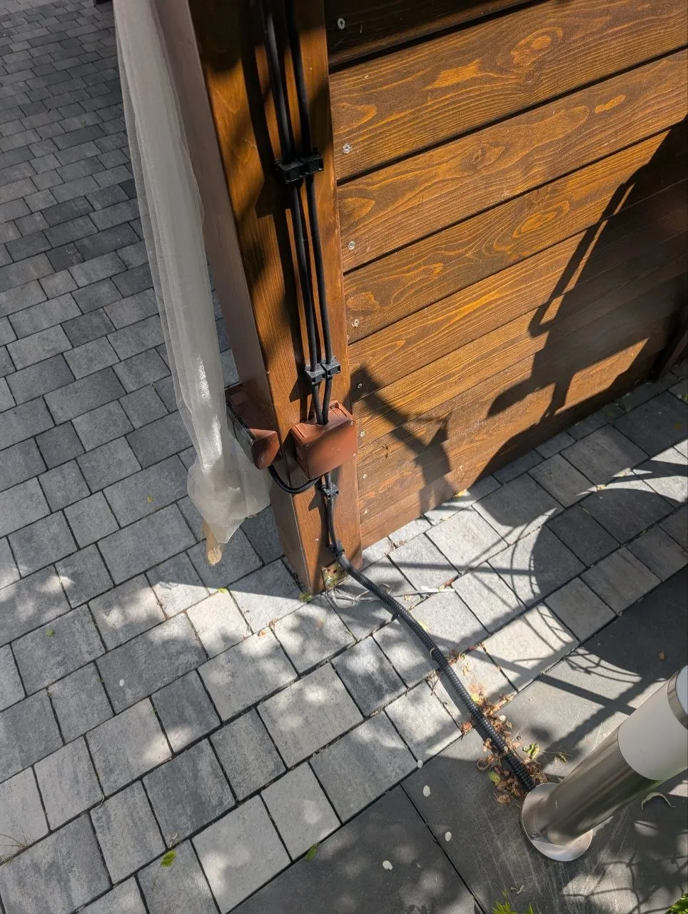 Instalacja elektryczna w altanie – zdjęcie 2